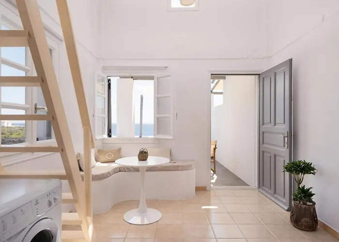 Red Harmony Sotiria Akrotiri (Santorini)