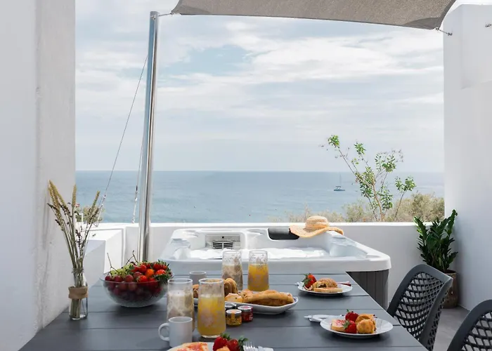 Red Harmony Sotiria Akrotiri (Santorini)