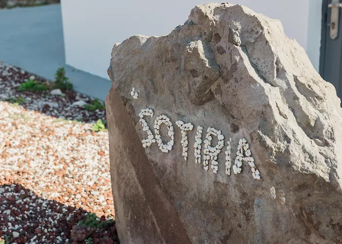 Red Harmony Sotiria * Akrotírion